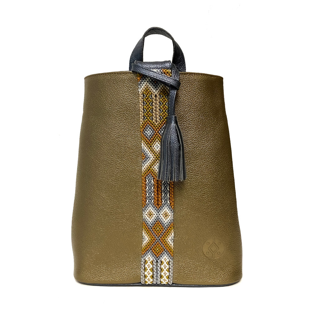 Mochila Backpack de piel para mujer color bronce con cinta artesanal Chiapaneca