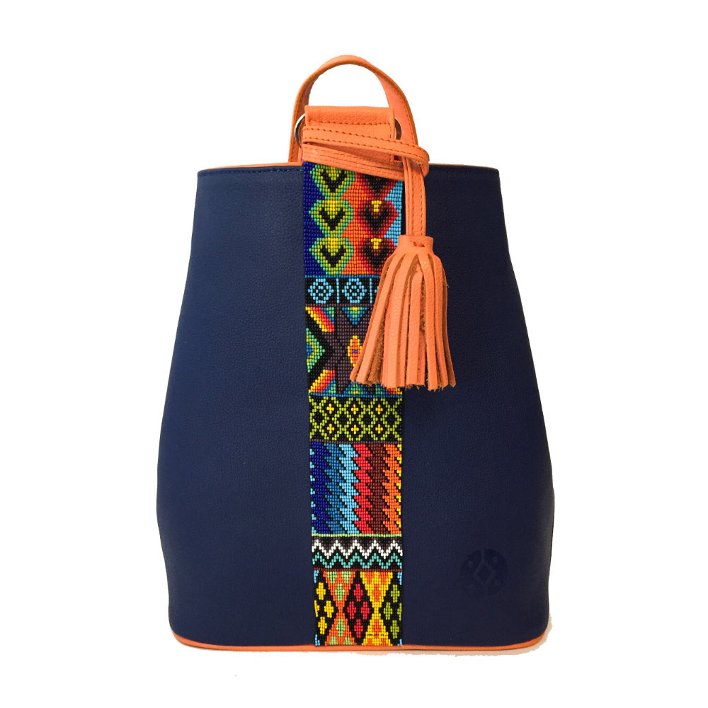 Mochila Backpack de piel para mujer color azul con cinta artesanal de chaquira