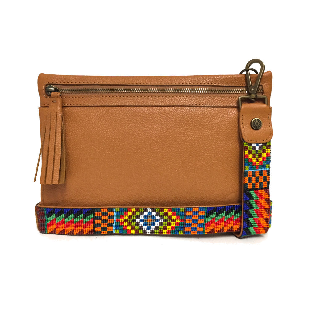 Bolsa Clutch para mujer de asa larga intercambiable artesanal de chaquira color canela