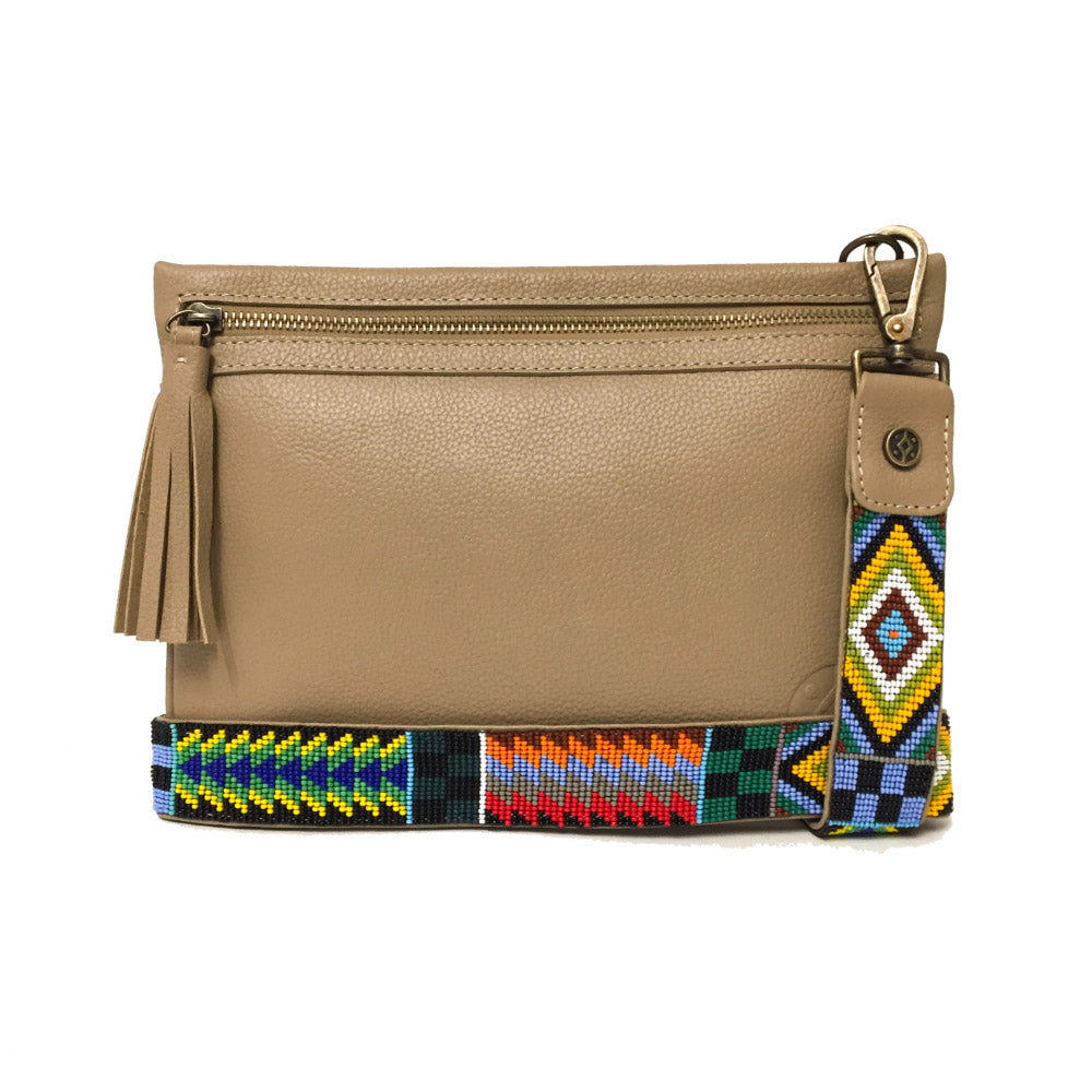 Bolsa Clutch para mujer de asa larga intercambiable artesanal de chaquira color café claro