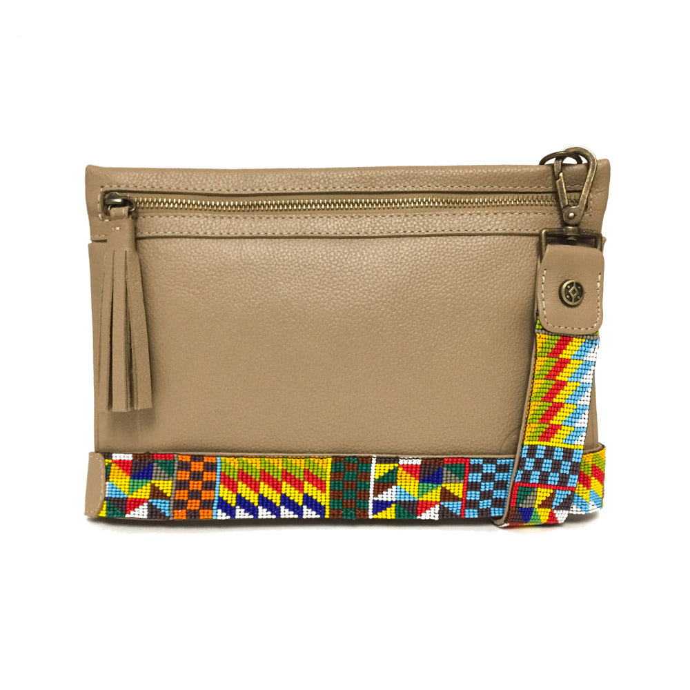 Bolsa Clutch para mujer de asa larga intercambiable artesanal de chaquira color beige