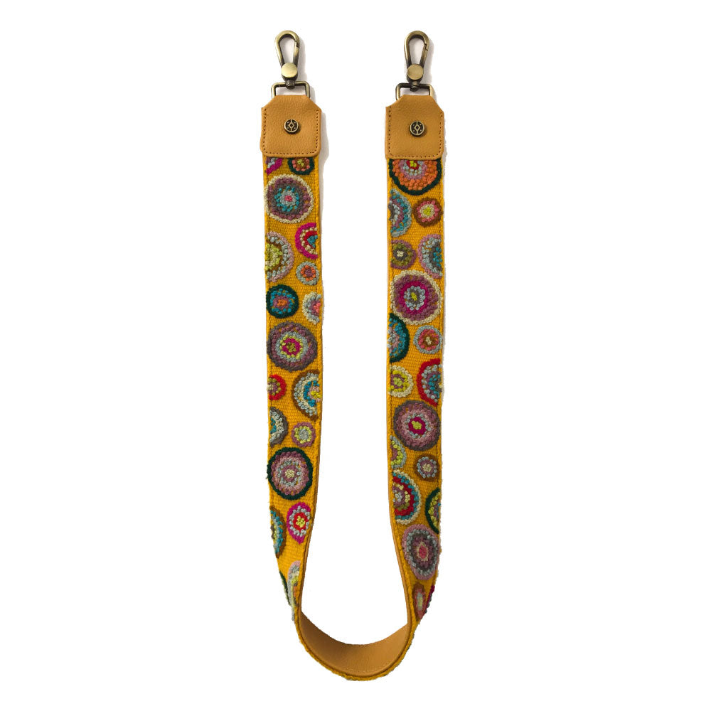Asa intercambiable para bolsa color amarillo mostaza con cinta artesanal de lana peruana