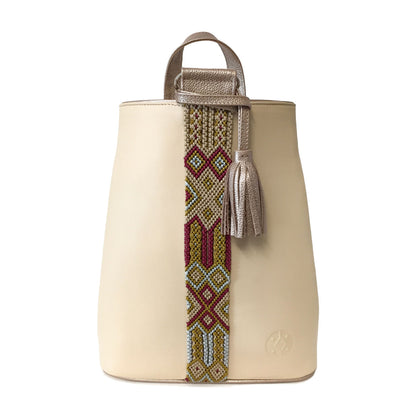 Mochila Backpack de piel para mujer color hueso con cinta artesanal Chiapaneca