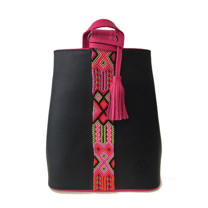 Mochila Backpack de piel para mujer color negro y rosa con cinta artesanal Chiapaneca