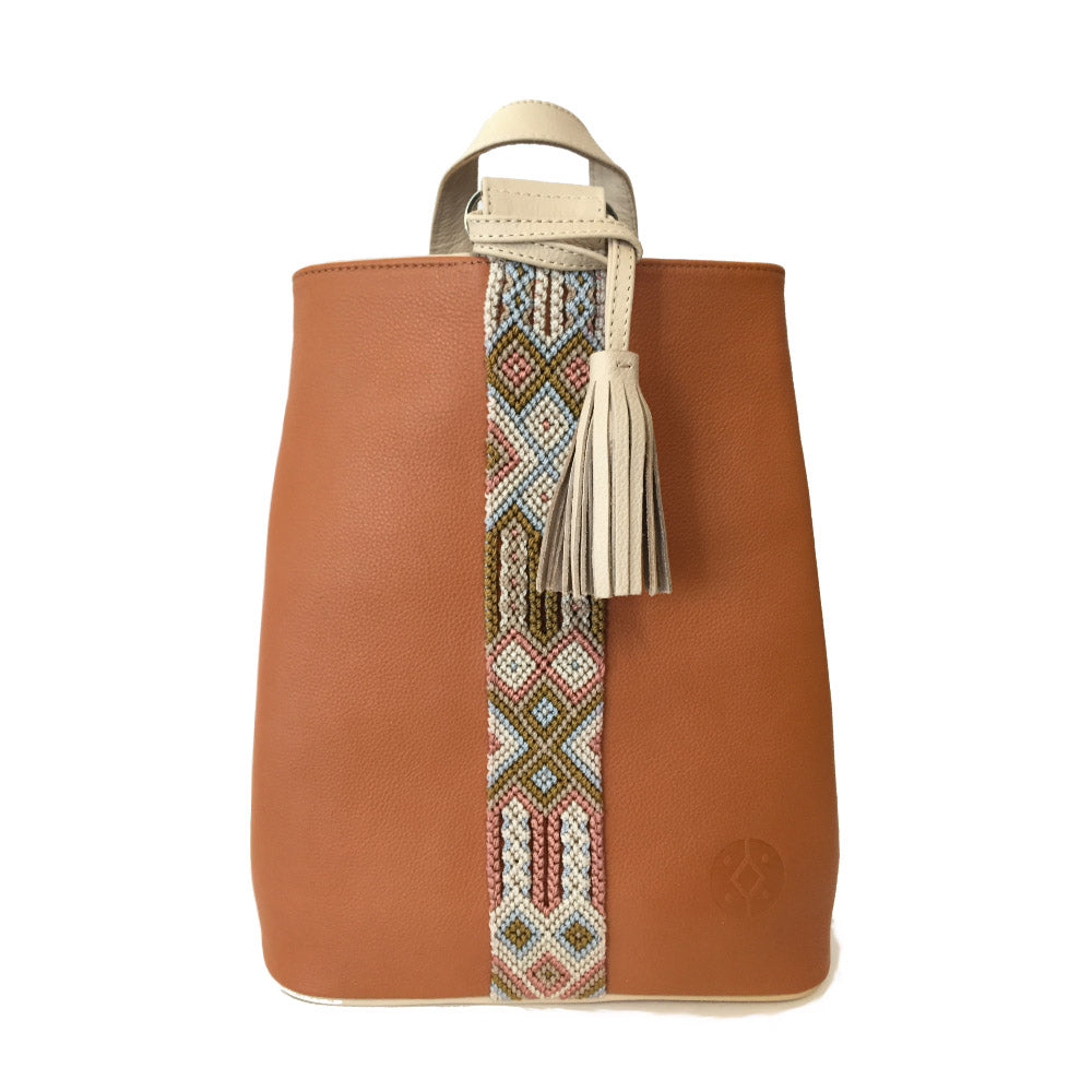 Mochila Backpack de piel para mujer color café canela con cinta artesanal Chiapaneca