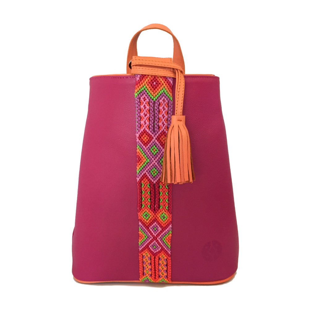 Mochila Backpack de piel para mujer color fucsia con cinta artesanal Chiapaneca