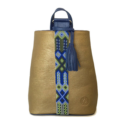 Mochila Backpack de piel para mujer color ocre metálico con cinta artesanal Chiapaneca