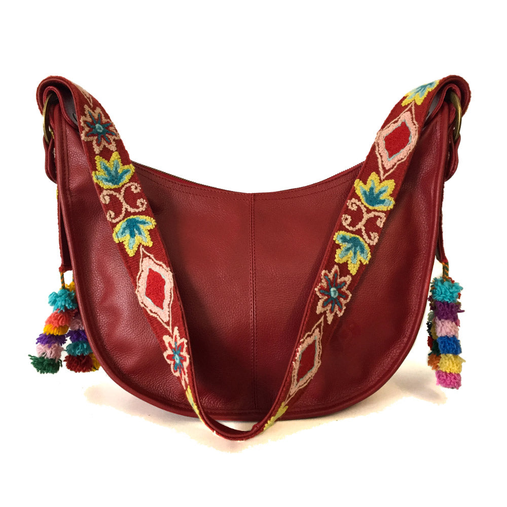 Bolsa de piel amplia para mujer de asa larga crossbody con cierre y artesanía de bordados peruanos color rojo