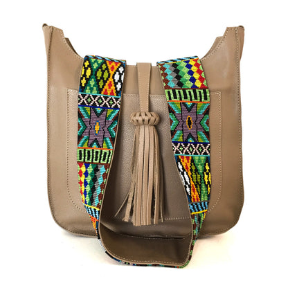 Bolsa para viaje de piel para mujer con cierre estilo bandolera  con asa intercambiable de artesanía de chaquira color nuez