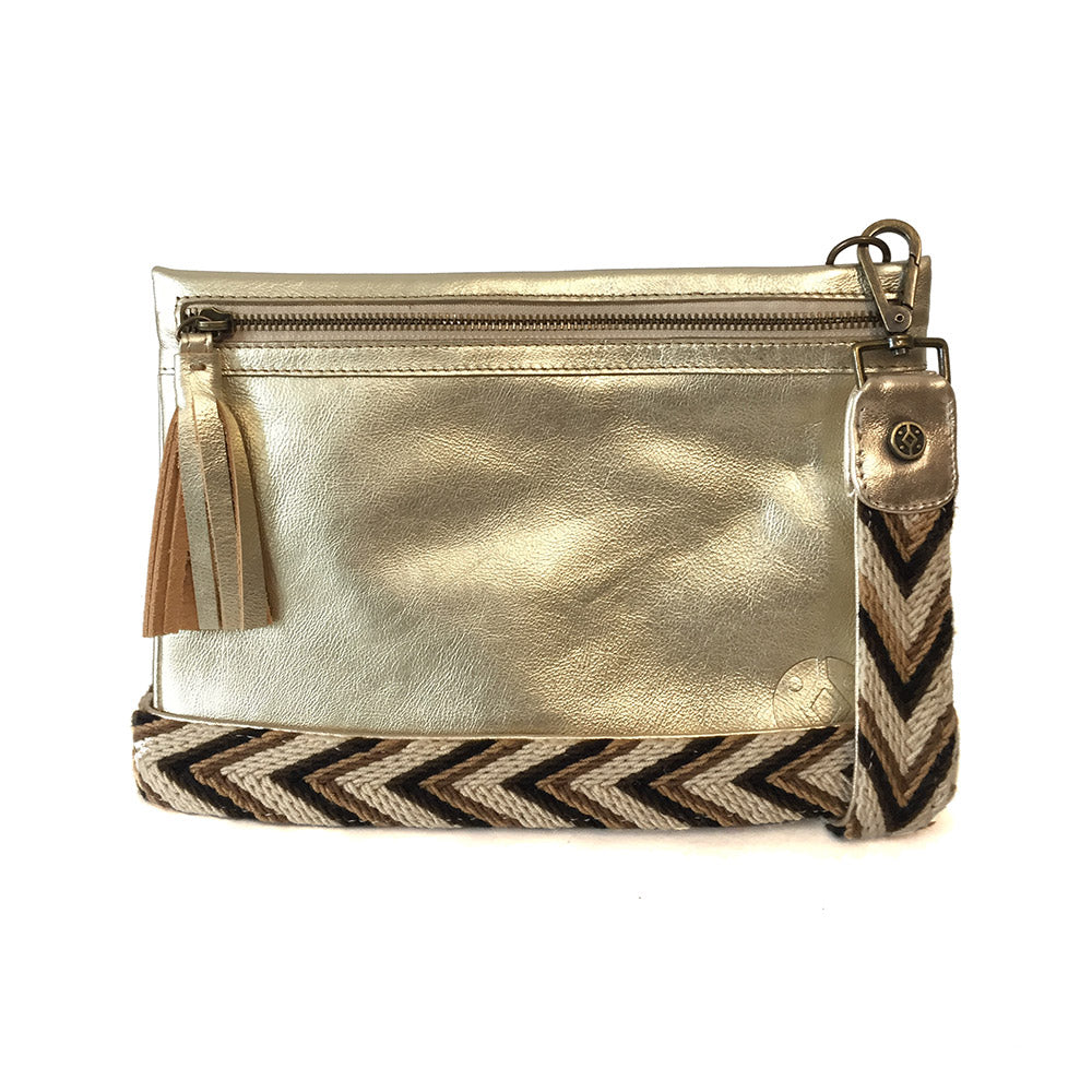 Bolsa Clutch para mujer de asa larga intercambiable de artesanía wayuu color oro