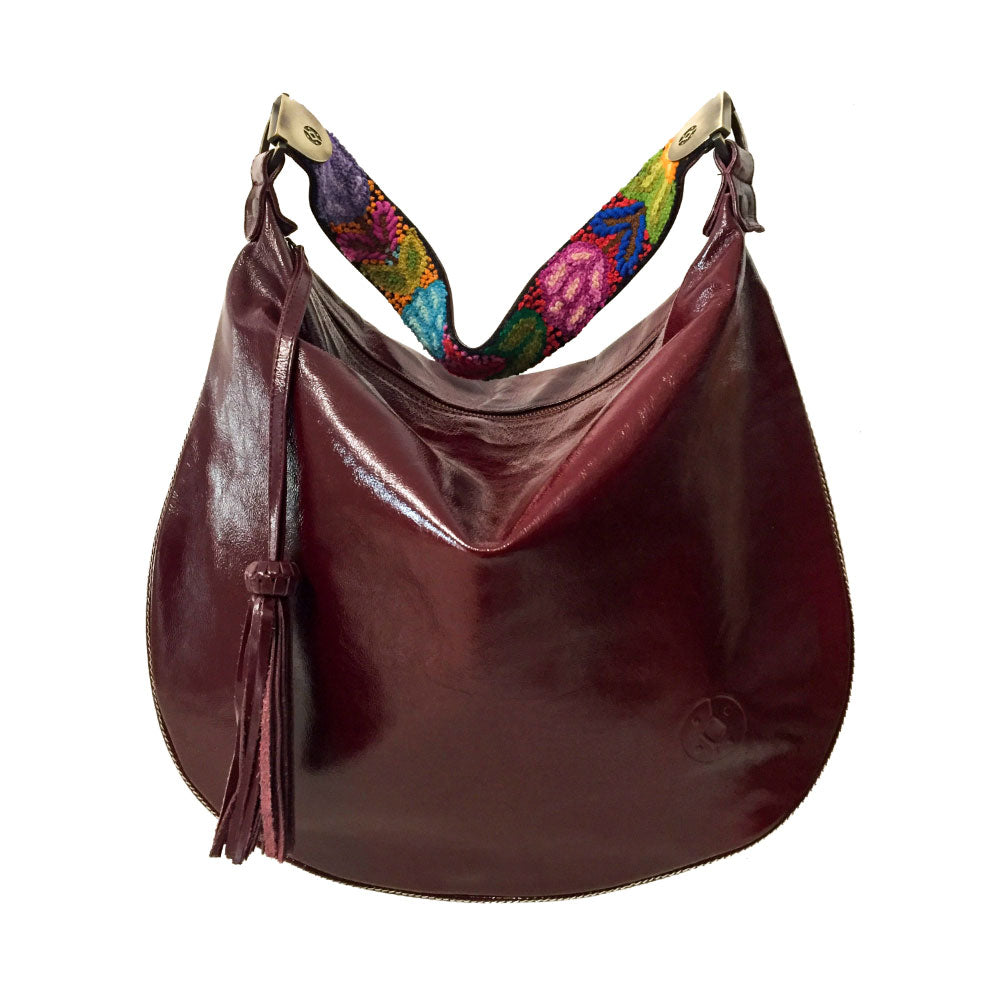 Bolsa de piel con acabado de charol al hombro para mujer con cierre con asa de artesanía peruana color vino en descuento