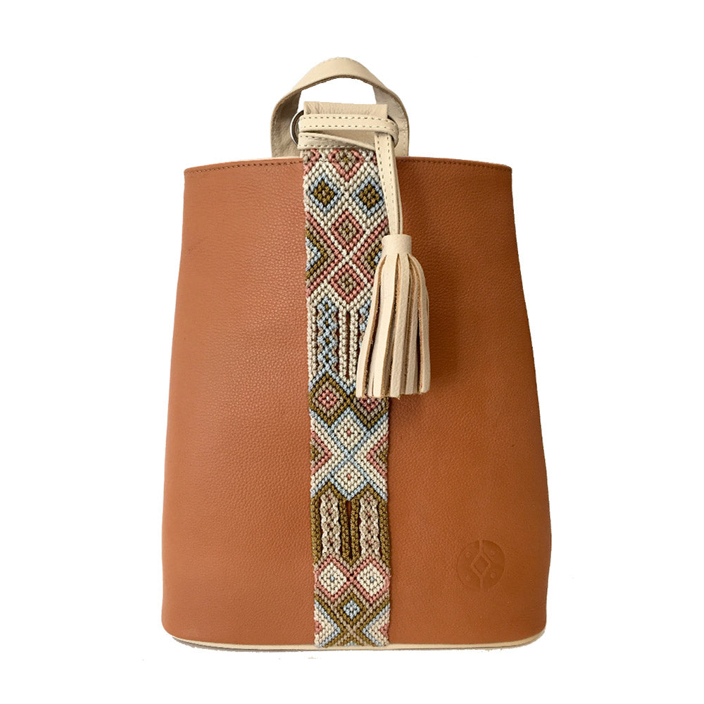 Mochila Backpack de piel para mujer color canela con cinta artesanal Chiapaneca